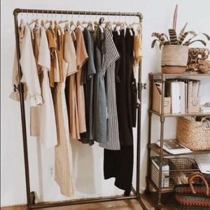 Meet your Posher, Leona